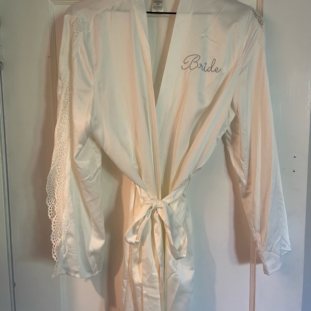 In Bloom White Satin Bridal Robe